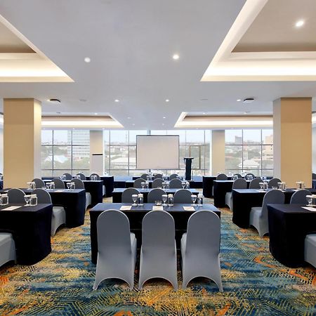 Aston Inn Pantai Losari Makassar Exterior photo