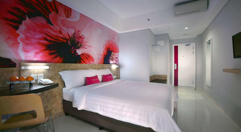 Aston Inn Pantai Losari Makassar Exterior photo