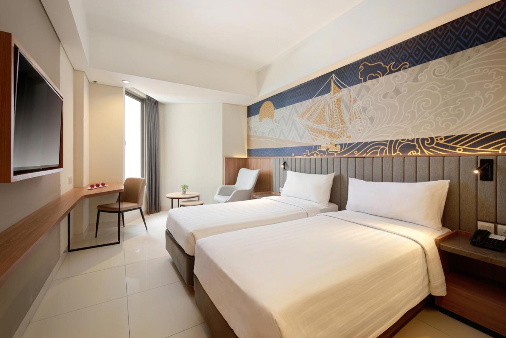 Aston Inn Pantai Losari Makassar Exterior photo
