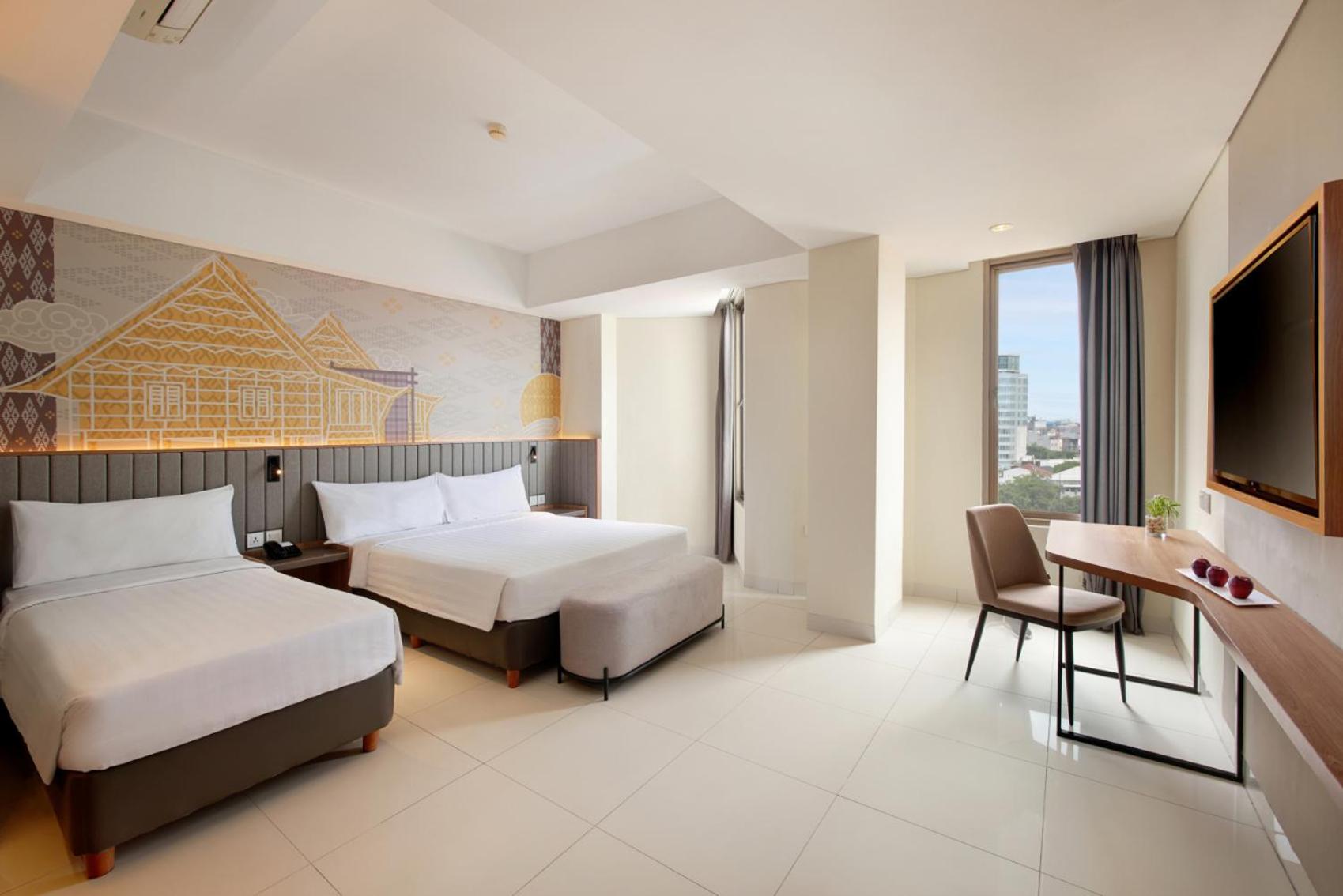 Aston Inn Pantai Losari Makassar Exterior photo