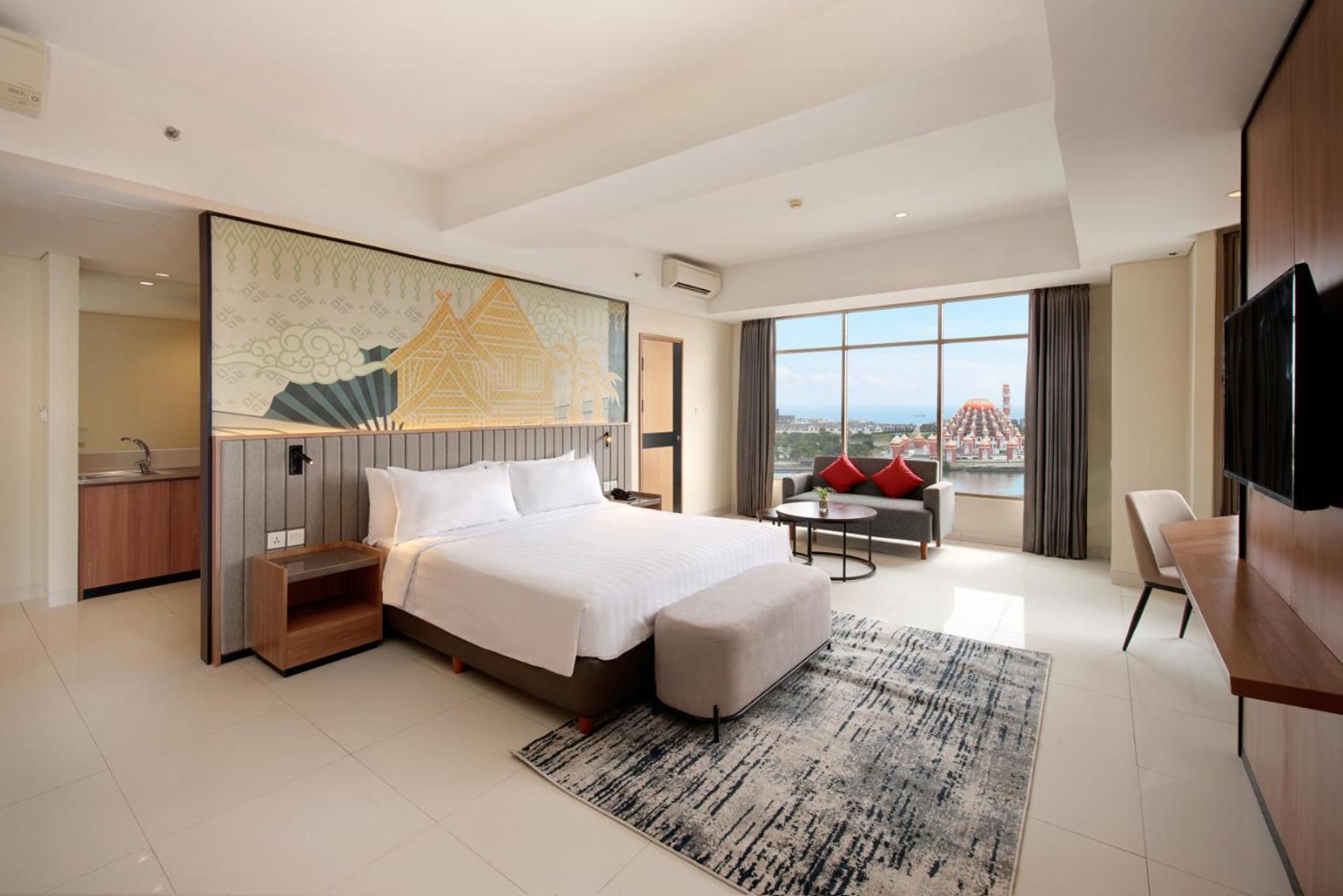 Aston Inn Pantai Losari Makassar Exterior photo