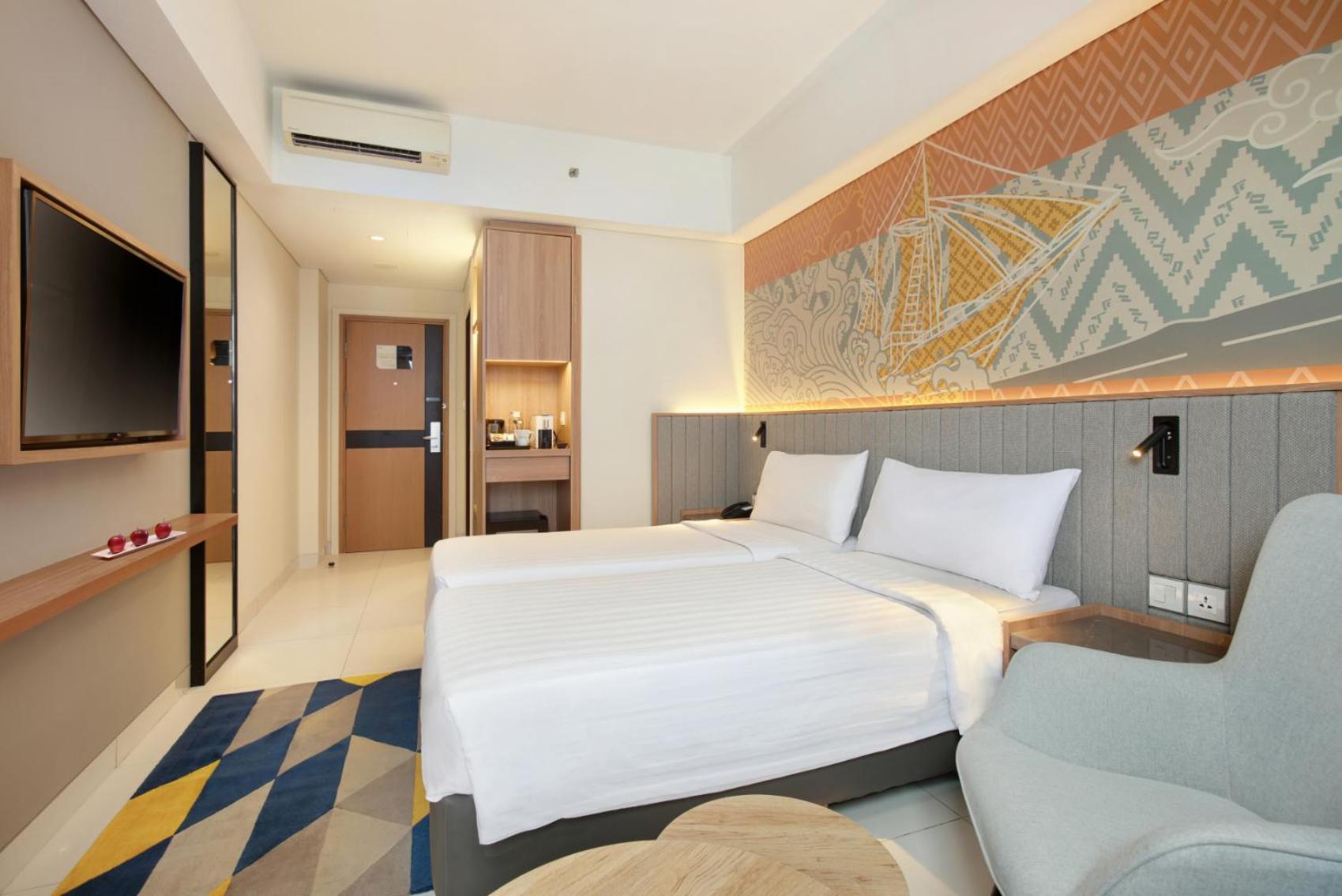 Aston Inn Pantai Losari Makassar Exterior photo