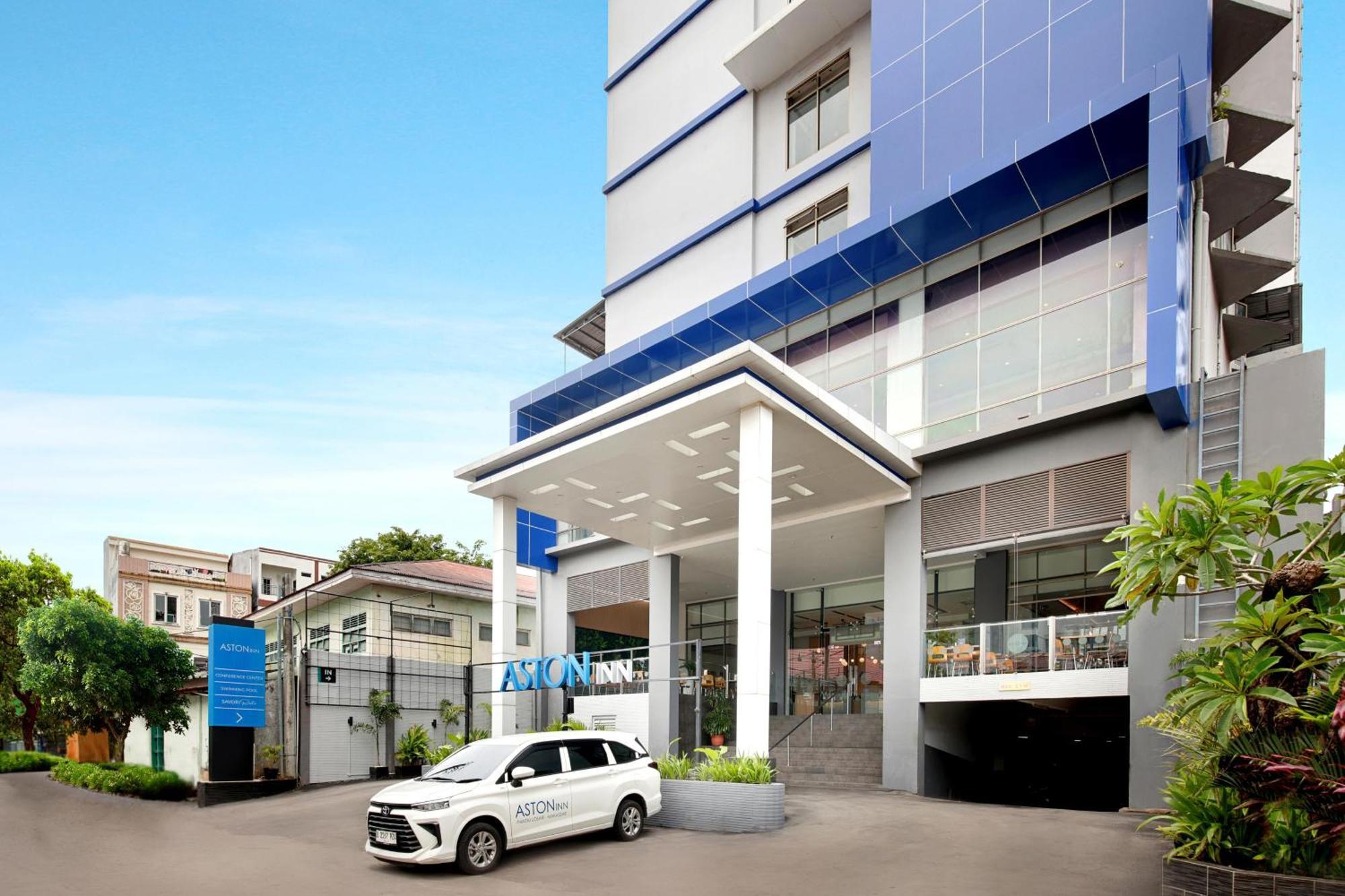 Aston Inn Pantai Losari Makassar Exterior photo